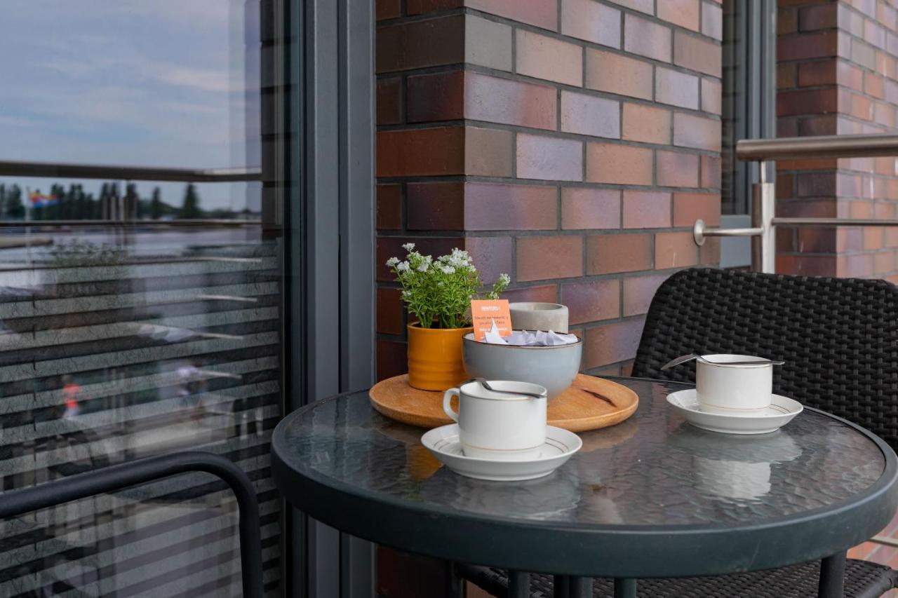 Przestronny Apartament Z Balkonem - Przy Porcie - Swinoujscie By Noclegi Renters Экстерьер фото